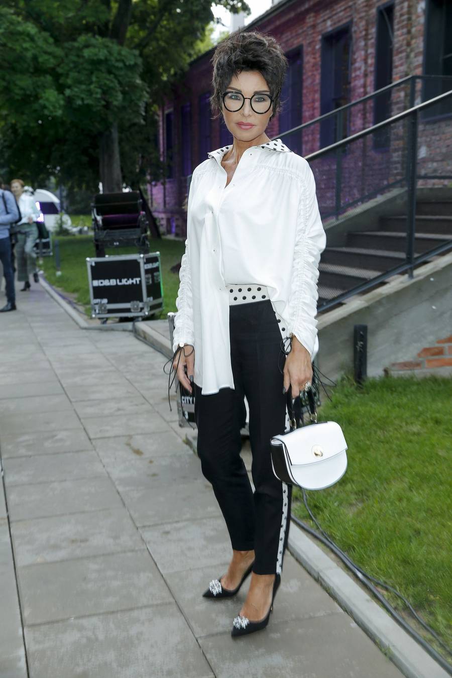 Głębokie DEKOLTY i SEKSOWNE mini: Chodakowska, Doda, Przetakiewicz i inne gwiazdy na rozdaniu ShEO Awards