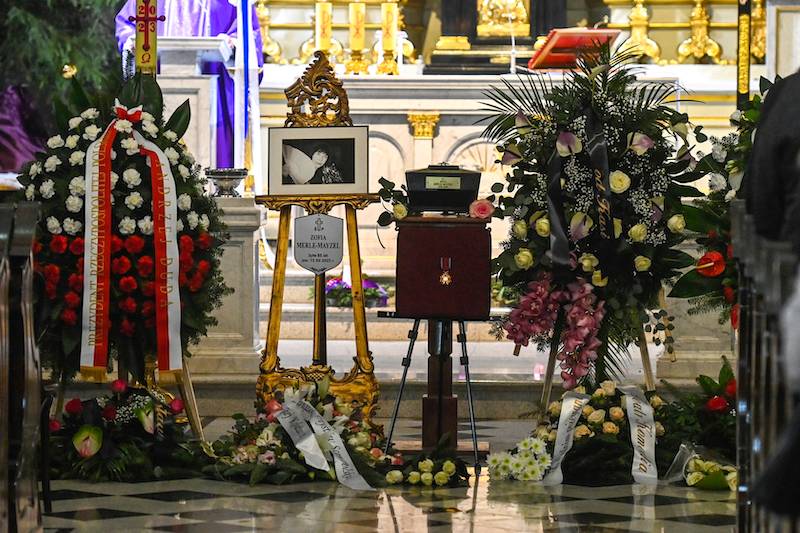 Pogrzeb Zofii Merle. Smutny widok na Powązkach (ZDJĘCIA)