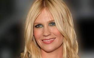 Ciążowy brzuszek January Jones (FOTO)