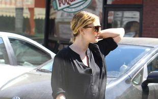 Drew Barrymore coraz trudniej ukryć brzuszek (FOTO)