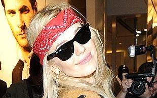 Wymuszony uśmiech Dody (FOTO)