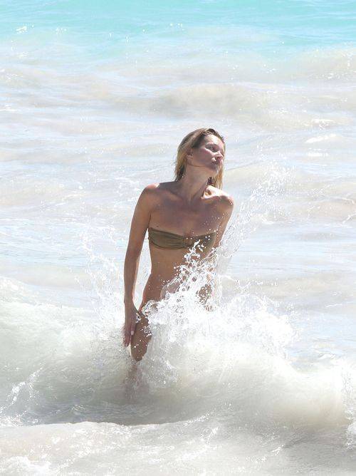 Kate Moss korzysta ze słońca na Karaibach