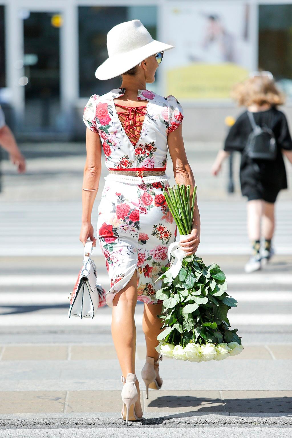 Justyna Steczkowska pod studiem "Dzień Dobry TVN".