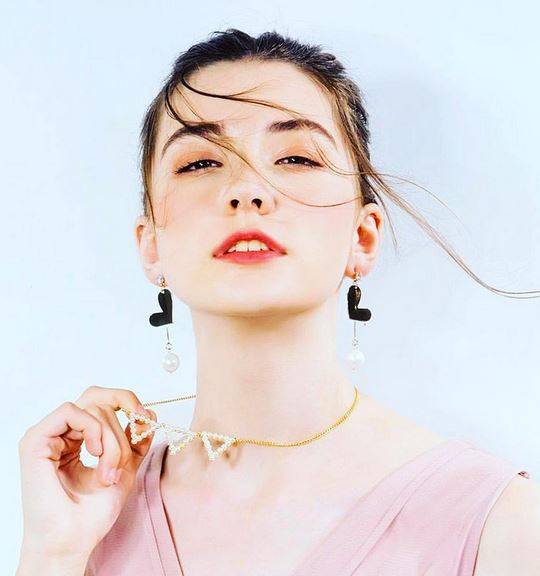 14-letnia modelka zmarła z WYCZERPANIA. Pracowała po 13 godzin