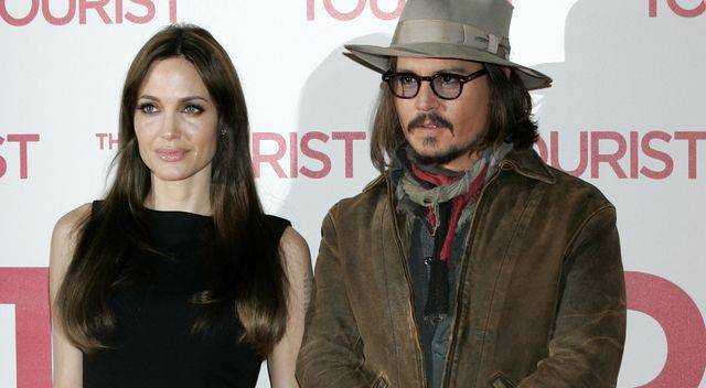 Związek Angeliny Jolie z Johnnym Deppem zaczął się od żartu! Dzisiaj są parą