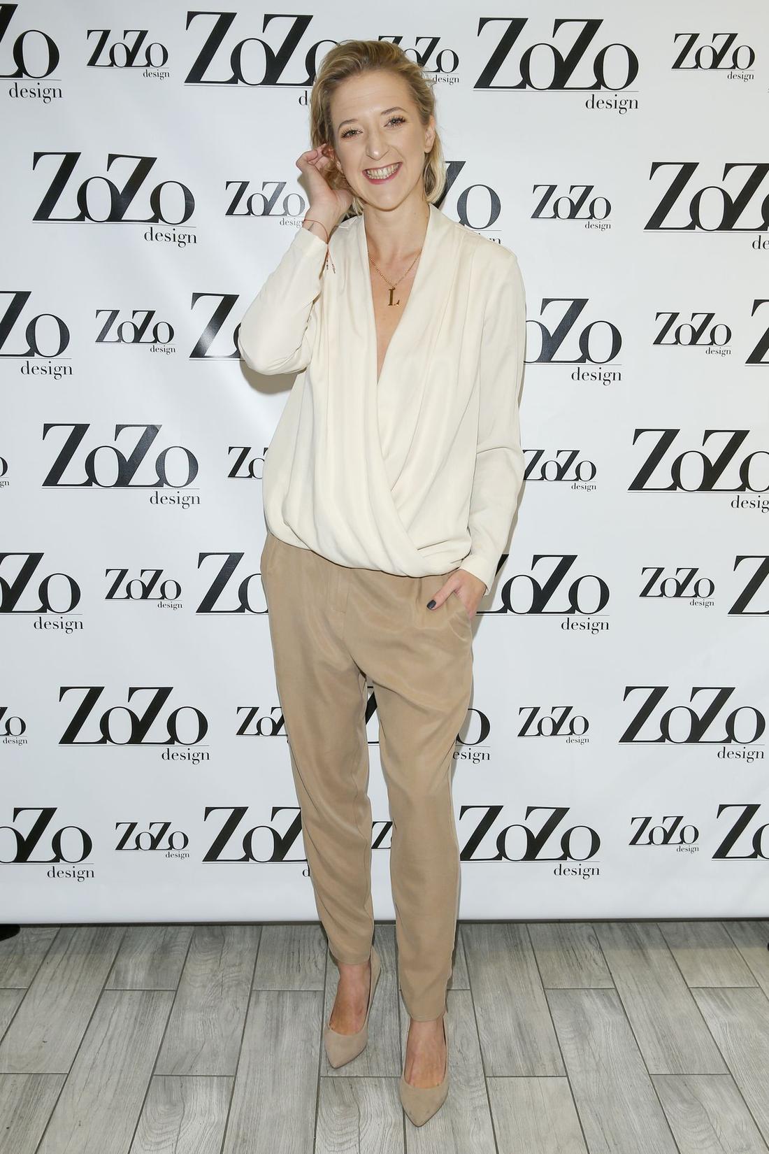 Lara Gessler na imprezie branżowej. 