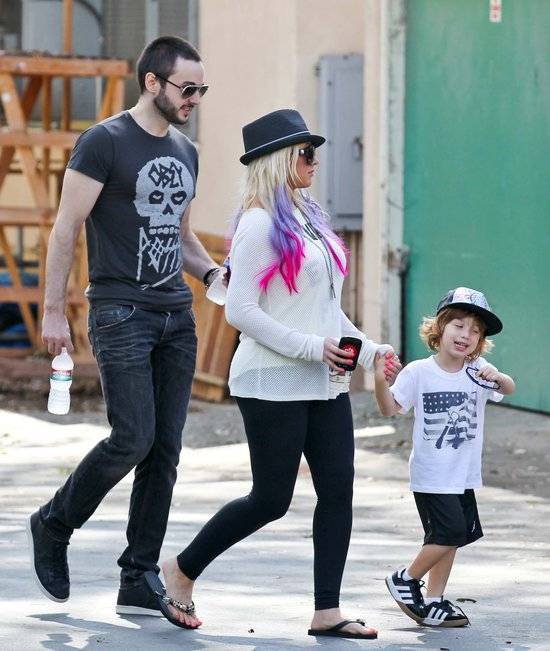 Christina Aguilera z synem i chłopakiem w parku