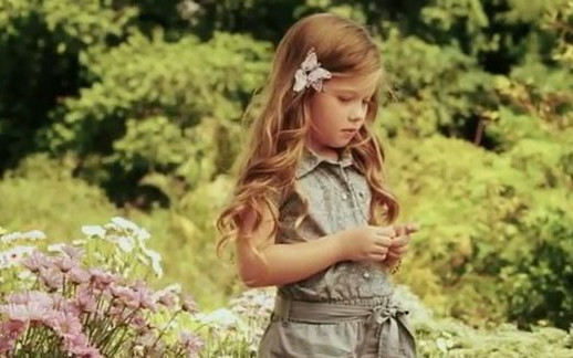 5-letnia Duda Bundchen ma swoją kolekcję ubranek [VIDEO]