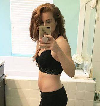 Blogerka zdradziła NIETYPOWY sposób na płaski brzuch po porodzie