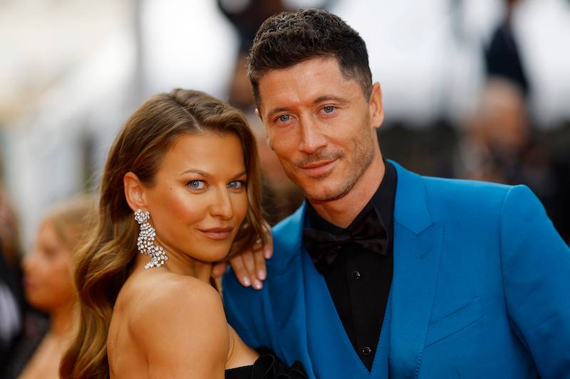Drugi dzień i DRUGA KREACJA Lewandowskich w Cannes. Para świetnie współgra ze sobą (ZDJĘCIA)