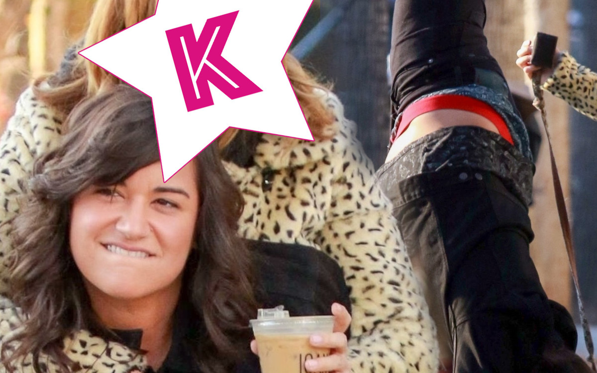 Ashley Tisdale POPISUJE się przed paparazzi. Porzuciła swój BLOND – nie wygląda dobrze