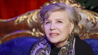 Fani przecierają oczy po najnowszych zdjęciach Krystyny Jandy. Teraz jest szatynką!