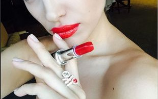 Nic dziwnego, że TEN przystojniak jest jej wierny (FOTO)