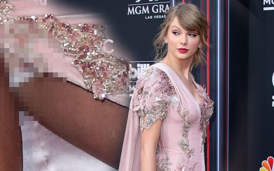 Taylor Swift w stroju bogini pokazała KROCZE!