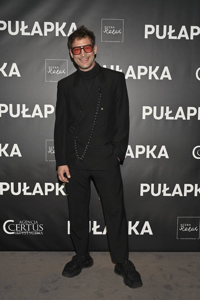 Premiera spektaklu “Pułapka”. Klaudia Kozioł z “Rancza”, Iza Kuna w ultra szerokich spodniach, Edyta Olszówka…