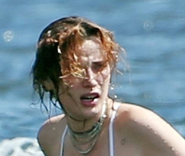 Ups! Bella Thorne przypadkowo pokazała ZA DUŻO!