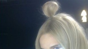 Doda topless w sesji promującej nowy album (FOTO)