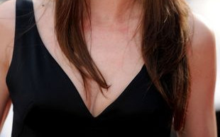 Claire Forlani topless w filmie (FOTO)