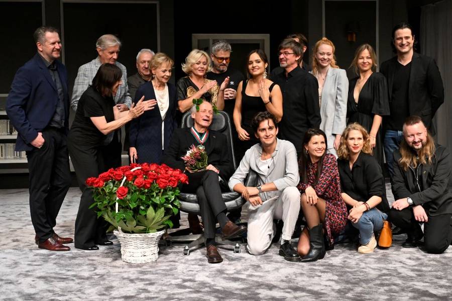 Paweł Wawrzecki ma wielki powód do dumy. Aktor świętuje 50-lecie pracy! (FOTO)