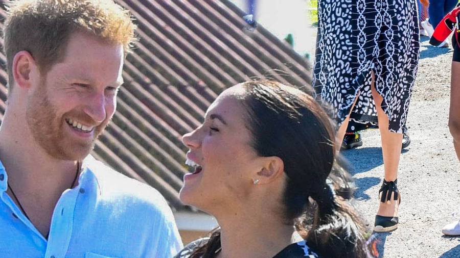 Para książęca Sussex w Afryce. Bawią się z dziećmi i przytulają