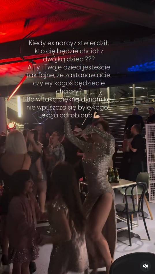 Anna Wendzikowka wywija na parkiecie z córkami