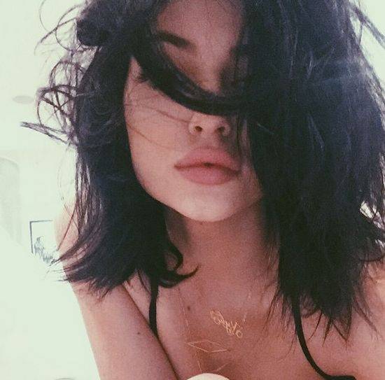 Usta Kylie Jenner przedmiotem internetowego sporu