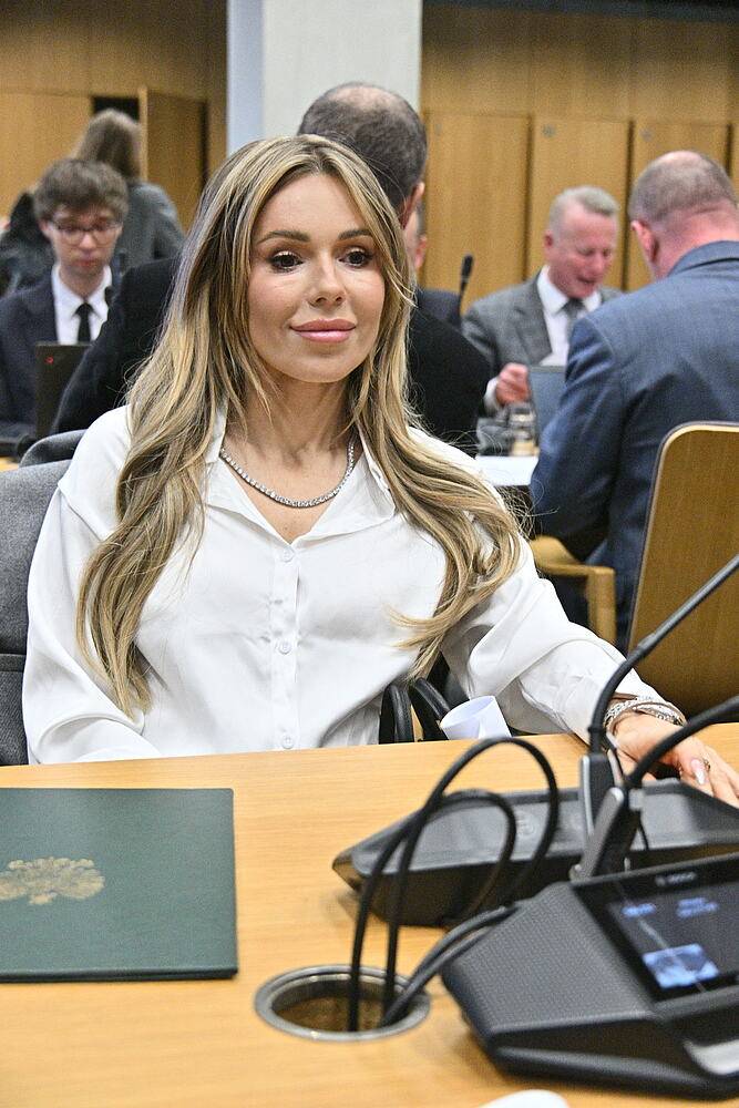 Doda w objęciach najprzystojniejszego posła, fot KAPiF