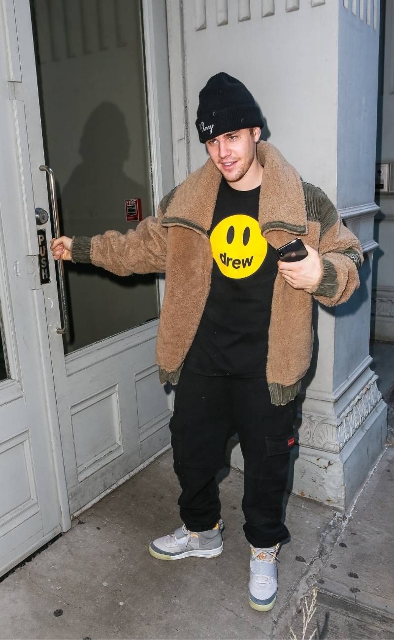 Dziwne stylizacje Hailey Bieber i Justina Biebera