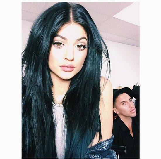 Usta Kylie Jenner przedmiotem internetowego sporu