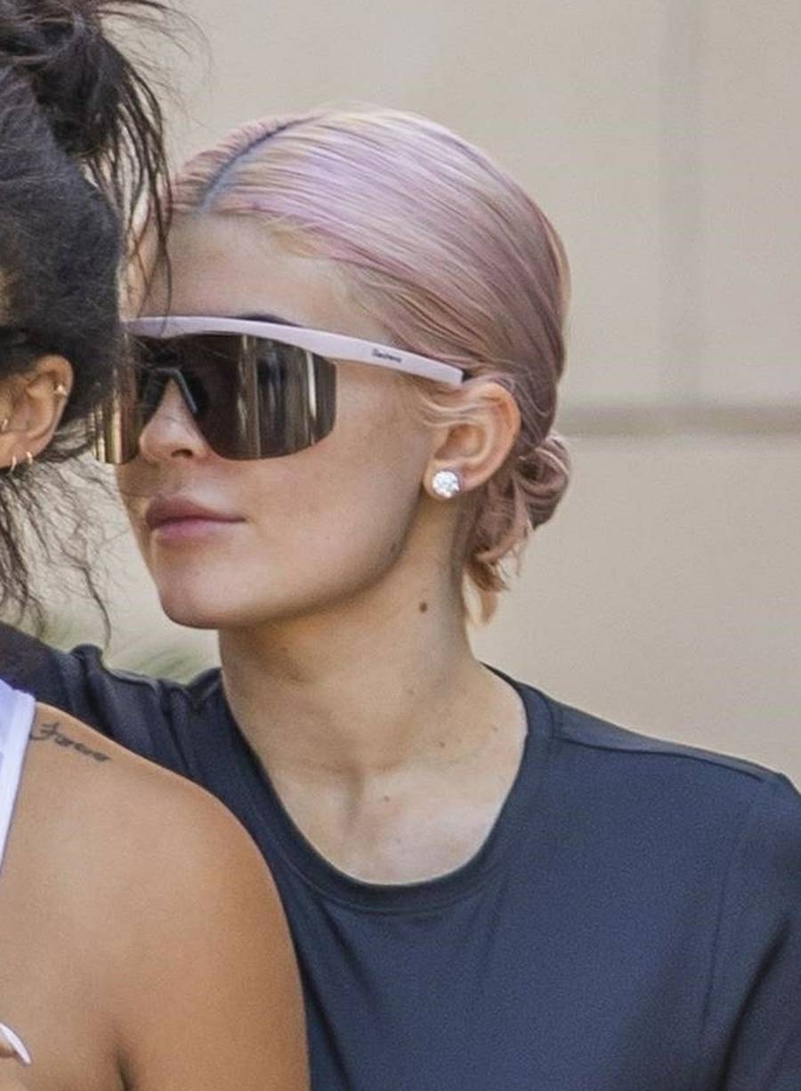 Kylie Jenner WSTYDZI się pokazywać BEZ MAKIJAŻU