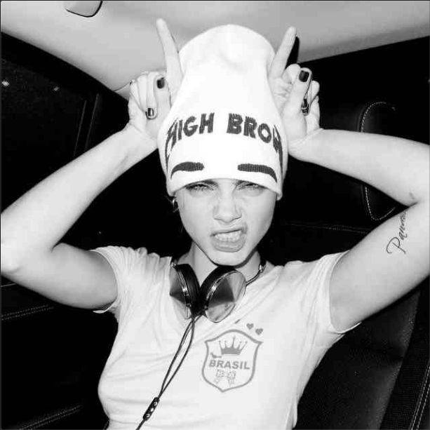 Słodkie minki Cary Delevingne