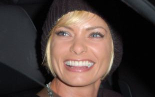 Jaime Pressly zrobiła siku na chodnik? (VIDEO)
