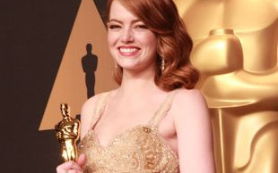 Oscary 2017: Emma Stone reaguje na wpadkę Warrena Beatty’ego!