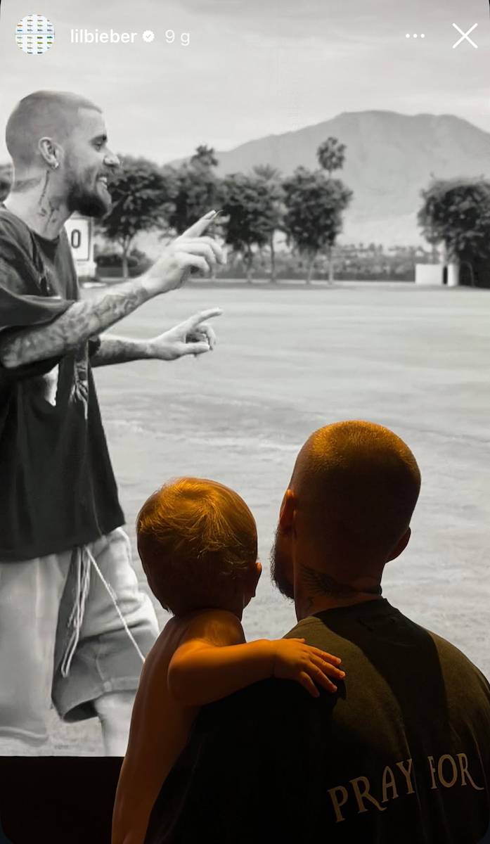 Sielanka u Bieberów. Justin i Hailey zabrali Jacka Bluesa na rodzinny spacer (FOTO)