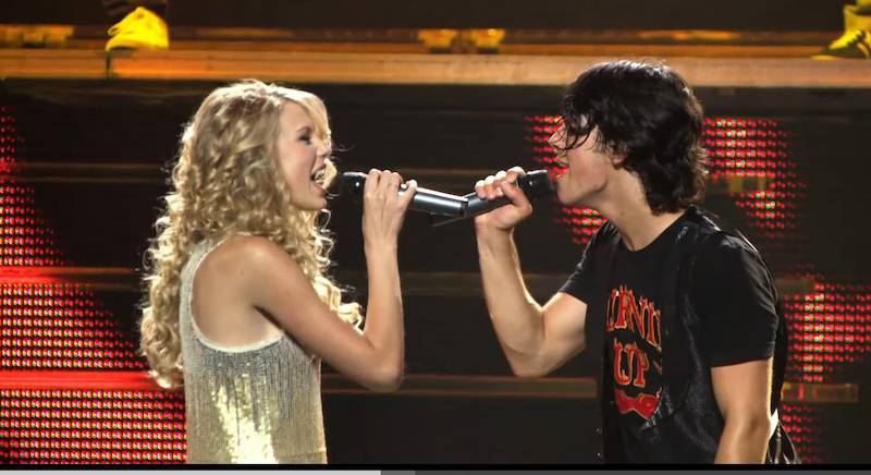 Taylor Swift i jej burzliwe romanse. Ten aktor zerwał z nią SMS-em w dniu urodzin!