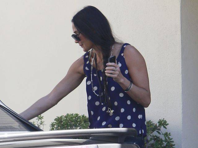 Młodzieńcza stylizacja Demi Moore