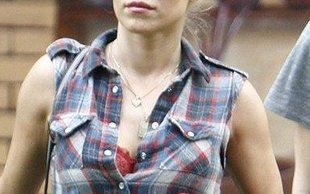 Doda w seksownych szortach (FOTO)