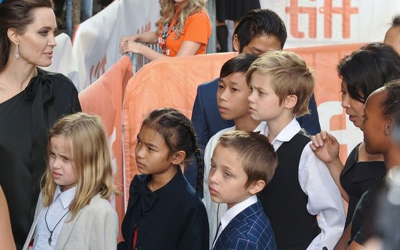 Angelina Jolie zdradziła, w czym chodzi po domu