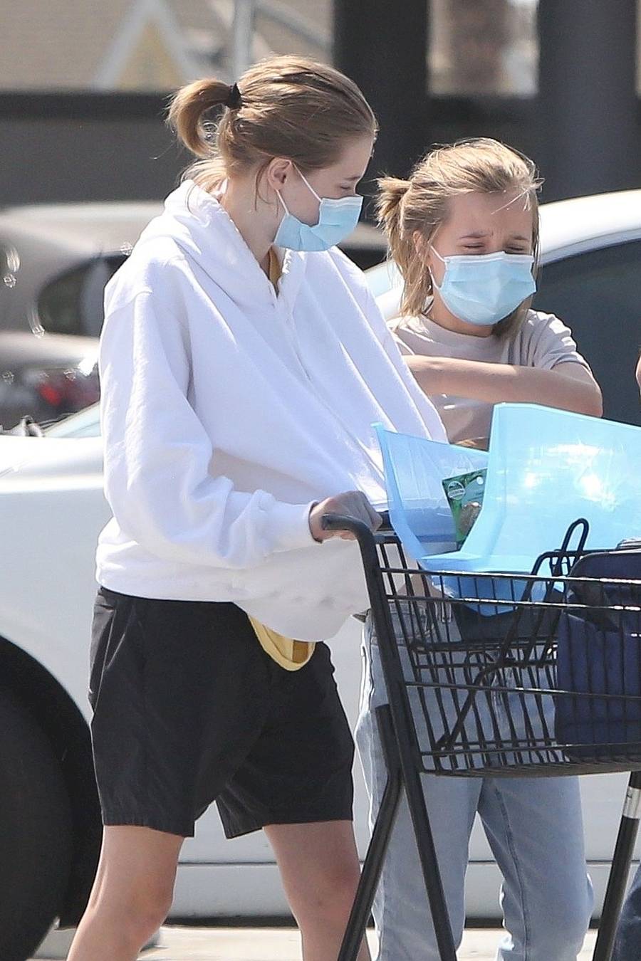 Shiloh Jolie-Pitt z siostrą Vivienne