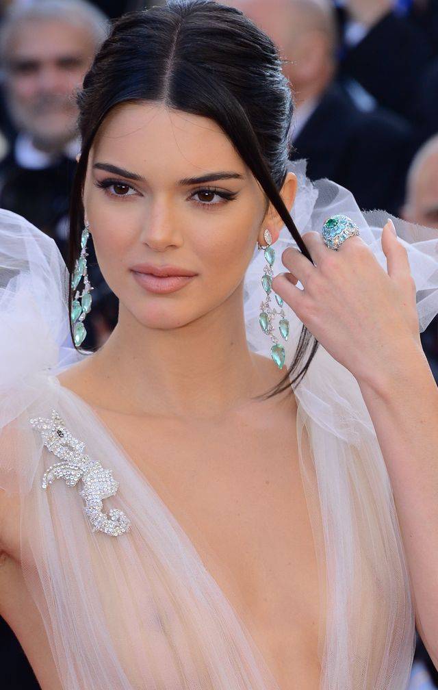 Zobacz, jaki SKANDAL wybuchł w roku, w którym się urodziłeś!