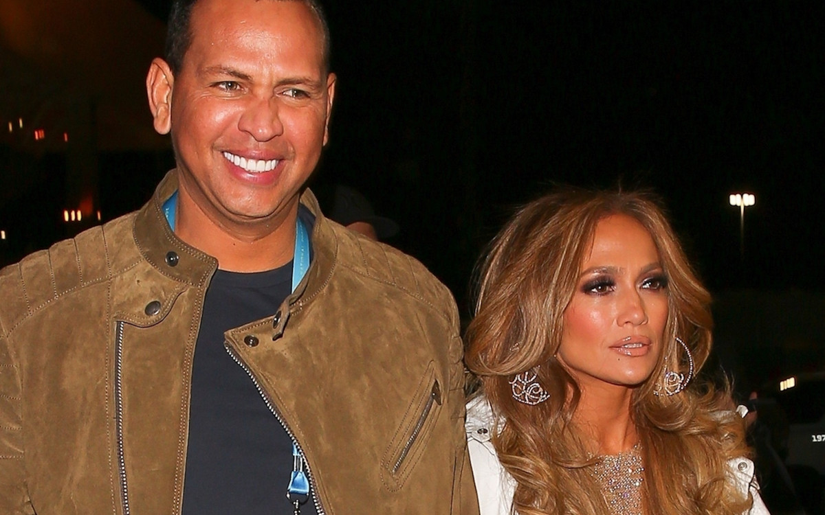 Jennifer Lopez KOCHA błyskotki. Te kolczyki kosztowały FORTUNĘ