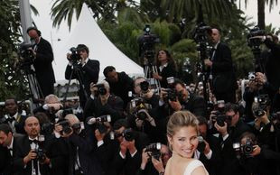 Elsa Patacky – najdłuższy tren w Cannes (FOTO)