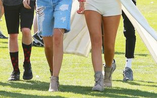 Tak bawiły się siostry Jenner na Coachelli (FOTO)