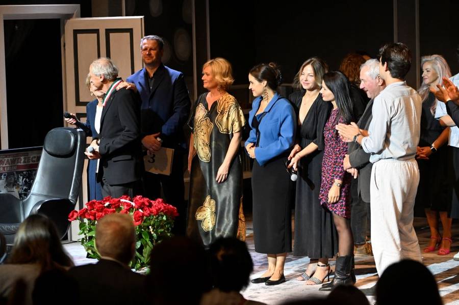 Paweł Wawrzecki ma wielki powód do dumy. Aktor świętuje 50-lecie pracy! (FOTO)