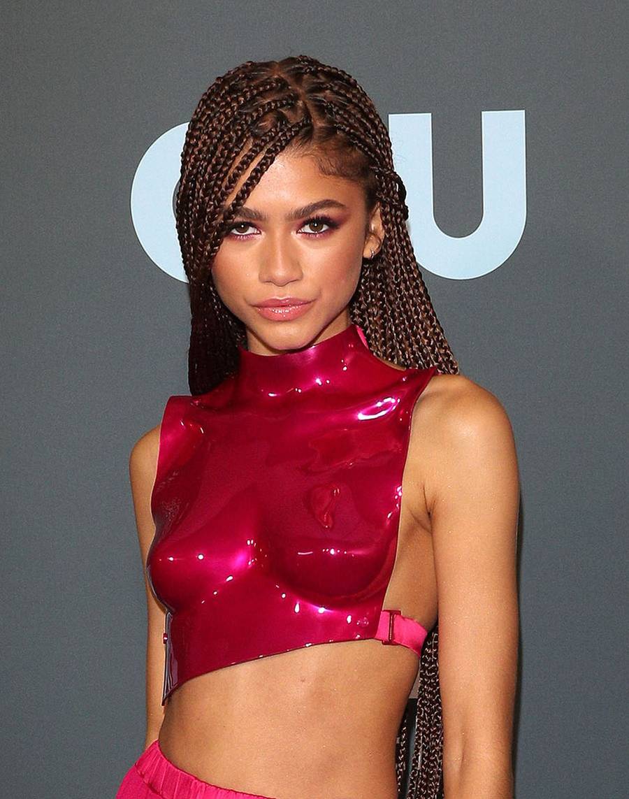WOW! Zendaya ZASZALAŁA z kreacją na gali Critic’s Choice Awards – przebiła nawet JLo? (ZDJĘCIA)