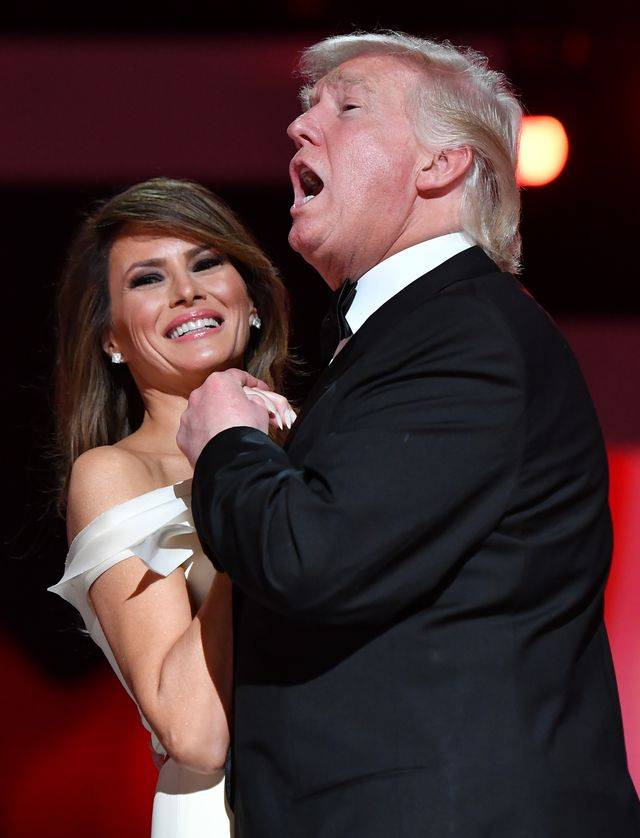 To dlatego Melania Trump tak dziwnie zachowywała się podczas inauguracji!