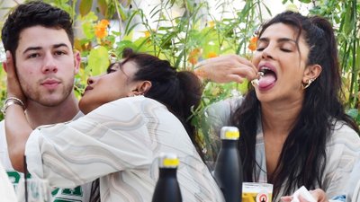 Priyanka Chopra szaleje na punkcie swojego męża, Nicka Jonasa. Nie mogła się od niego ODKLEIĆ! (ZDJĘCIA)