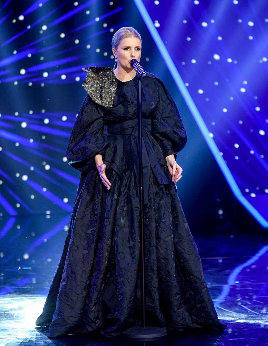 Festiwal w Opolu: kosmiczna kreacja Paulli, czarna suknia Haliny Mlynkovej (ZDJĘCIA)