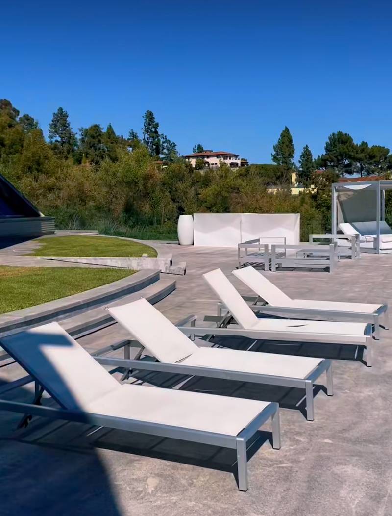 Willa Justina Biebera w Beverly Hills wystawiona na sprzedaż! Wnętrza robią wrażenie… (FOTO)