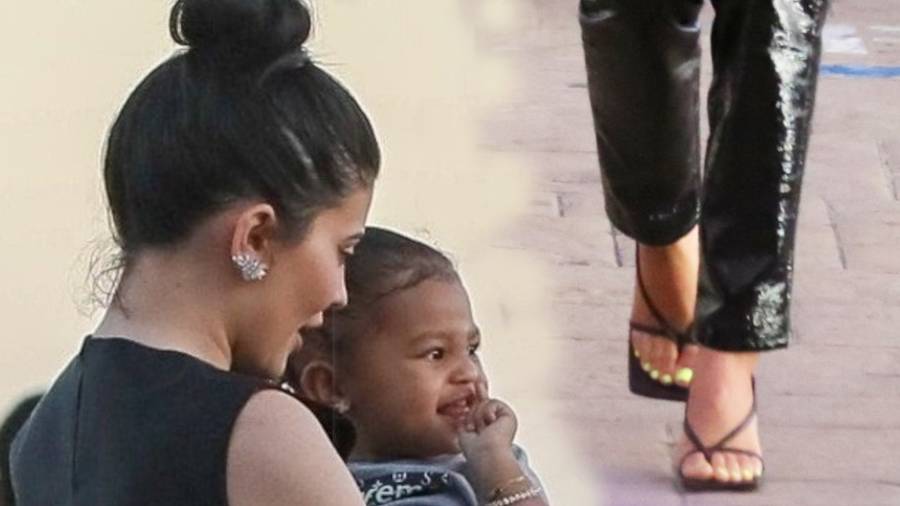 Kylie Jenner na lunchu z nową dziewczyną Scotta Disicka. Miała dziwnie zawiązane szpilki